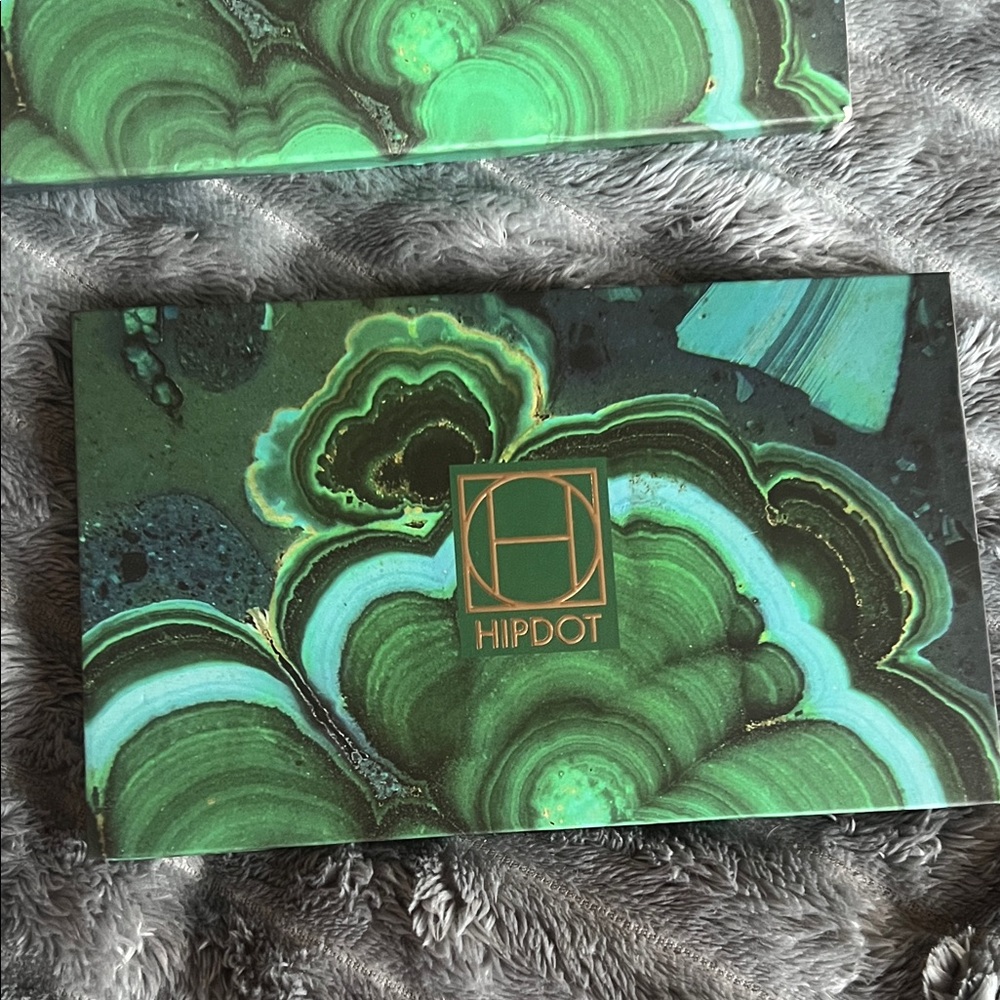 Hipdot Eyeshadow Palette with Gold, Orange, and Blue Shades